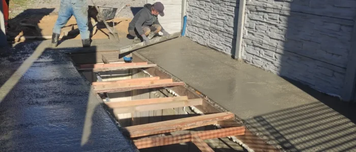 Garaż z płyt betonowych