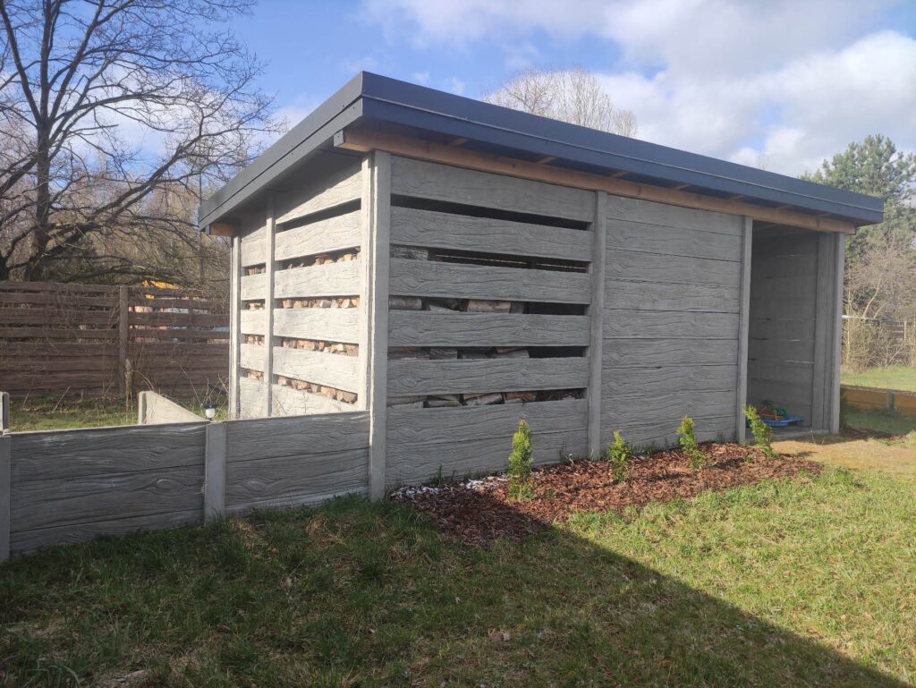 Wiata na drewno z płyt betonowych